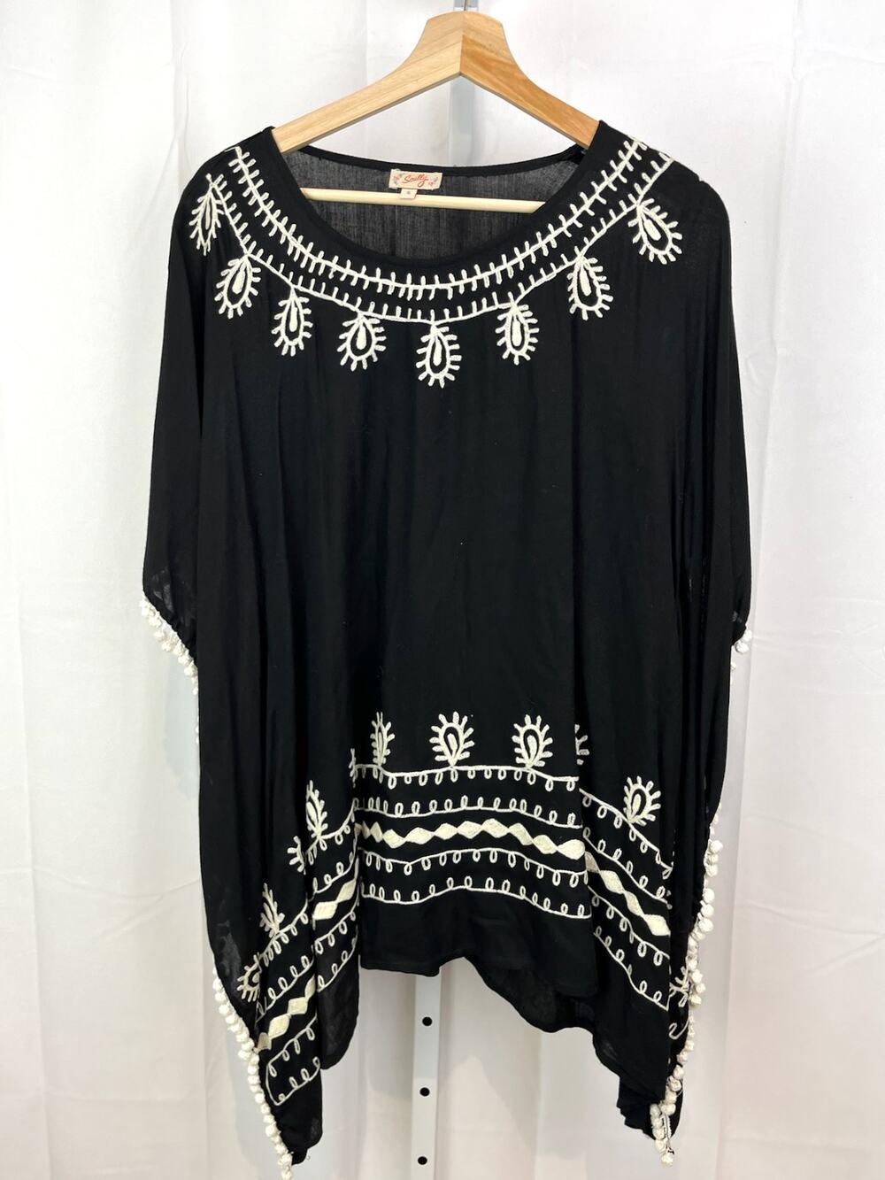 SCULLY Size S Embroidered Tunic Top Popover Pom Pom Trim Black White